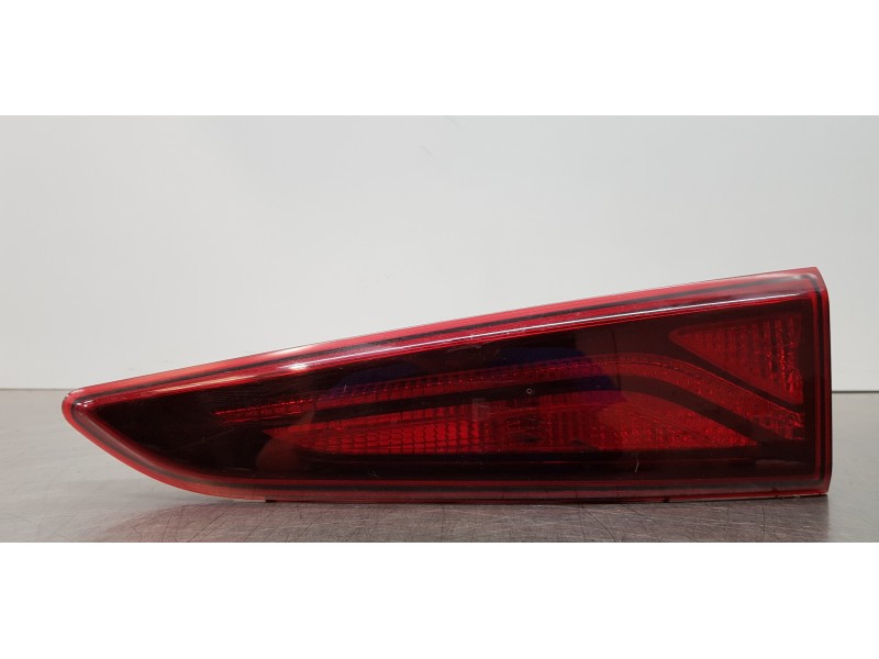 Recambio de piloto trasero derecho interior para hyundai kona klass 2wd referencia OEM IAM 92404J9000  