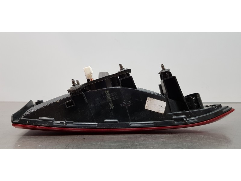 Recambio de piloto trasero derecho interior para hyundai kona klass 2wd referencia OEM IAM 92404J9000  