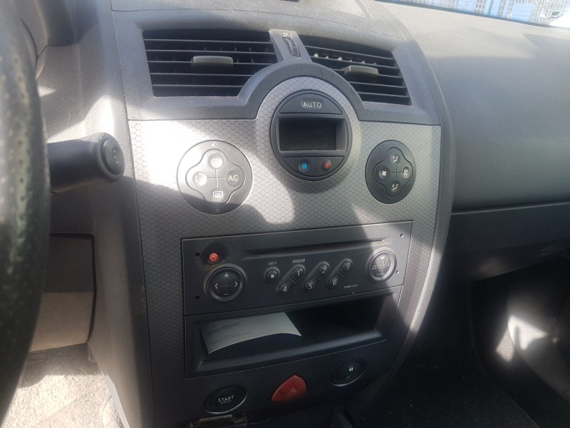 renault megane ii classic berlina del año 2004