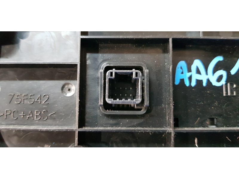 Recambio de mando climatizador para toyota auris touring sports (e18) hybrid advance referencia OEM IAM 5590002460  