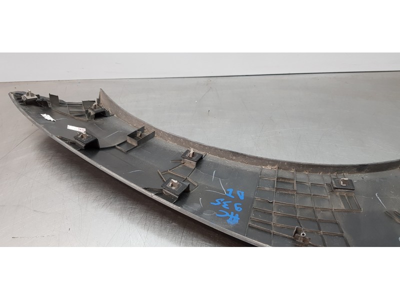 Recambio de aletin delantero izquierdo para hyundai kona klass 2wd referencia OEM IAM 87711J9500  