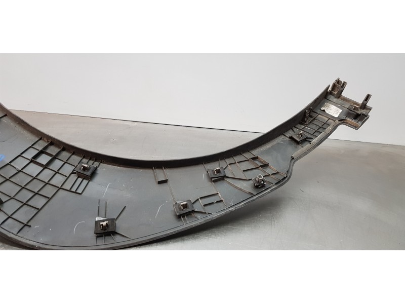 Recambio de aletin delantero izquierdo para hyundai kona klass 2wd referencia OEM IAM 87711J9500  