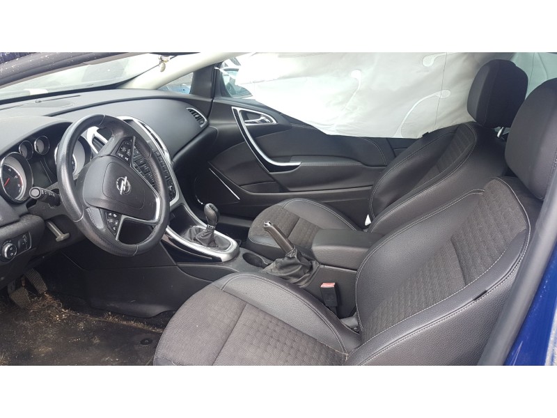 opel astra j gtc del año 2014