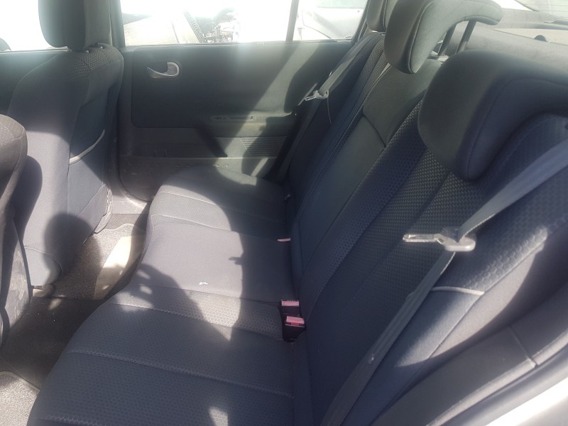 renault megane ii classic berlina del año 2004