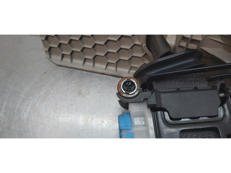 Recambio de cinturon seguridad delantero derecho para opel insignia berlina limousine referencia OEM IAM 84025371   Recambio de cinturon seguridad delantero derecho para opel insignia berlina limousine referencia OEM IAM 84025371