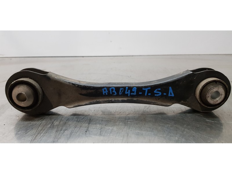Recambio de brazo suspension superior trasero derecho para bmw serie 3 touring (f31) 318d referencia OEM IAM 679251701  