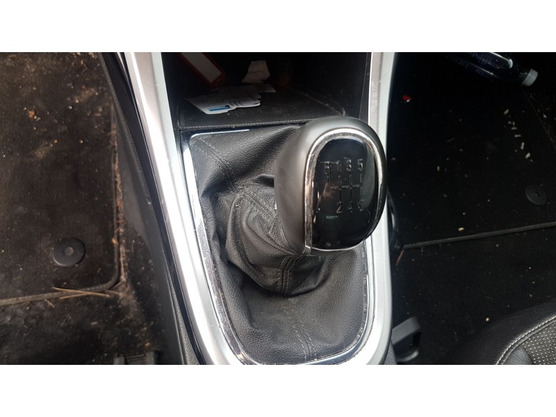 opel astra j gtc del año 2014