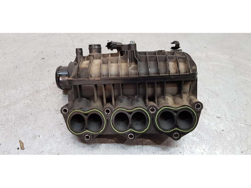 Recambio de colector admision para ford ecosport trend referencia OEM IAM 2362562  