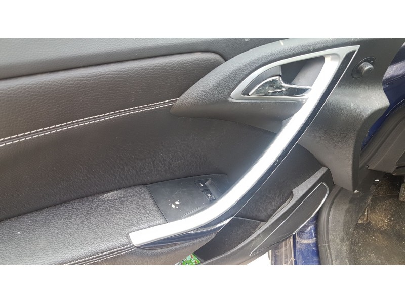 opel astra j gtc del año 2014