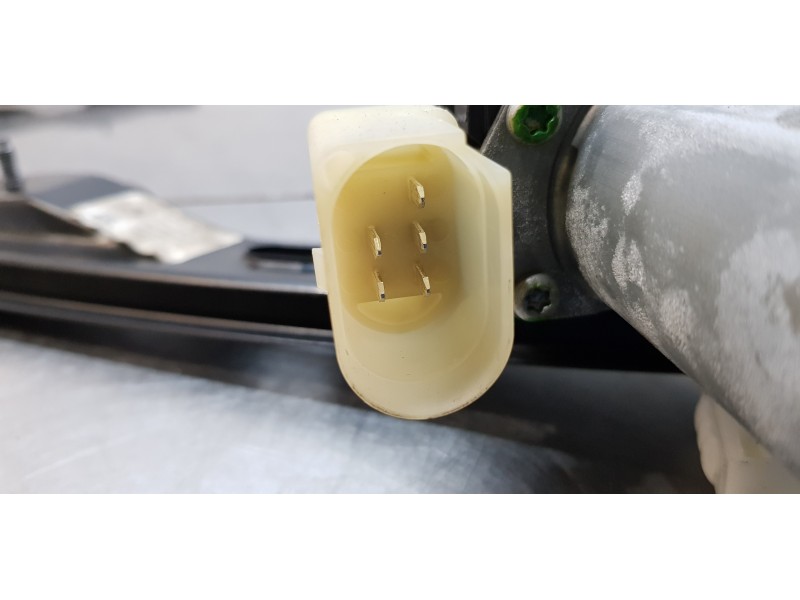 Recambio de elevalunas trasero derecho para bmw serie 3 touring (f31) 318d referencia OEM IAM 7351050  