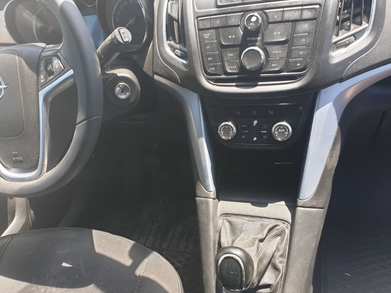 opel zafira tourer del año 2014