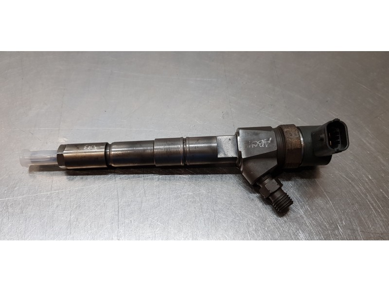 Recambio de inyector para opel astra j lim. cosmo referencia OEM IAM 0445110327  