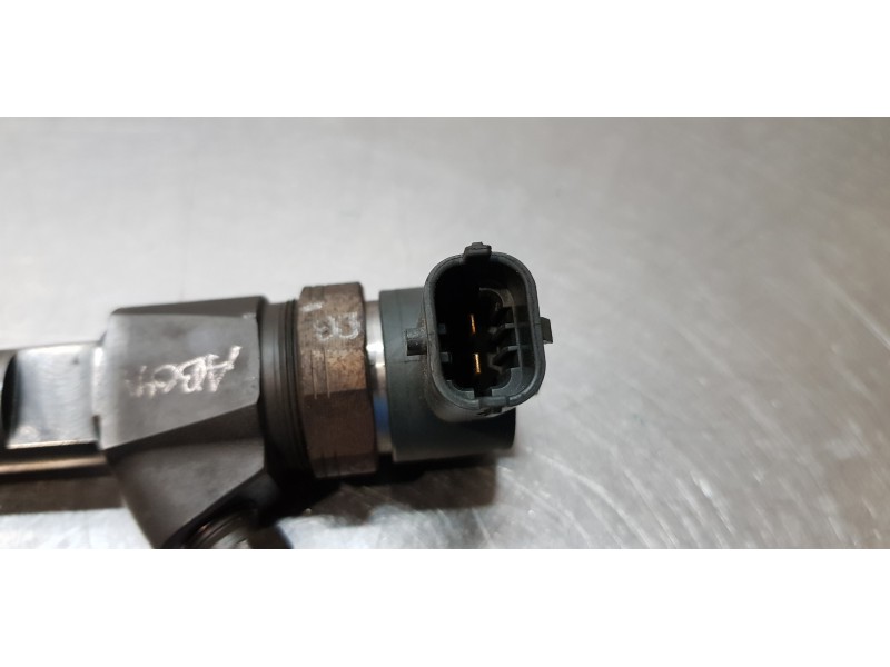 Recambio de inyector para opel astra j lim. cosmo referencia OEM IAM 0445110327  