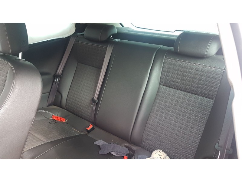 opel astra j gtc del año 2014