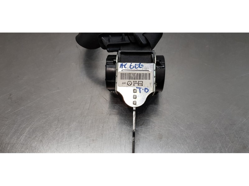 Recambio de cinturon seguridad trasero derecho para bmw serie 3 berlina (e90) 318d referencia OEM IAM 72117245883   Recambio de cinturon seguridad trasero derecho para bmw serie 3 berlina (e90) 318d referencia OEM IAM 72117245883