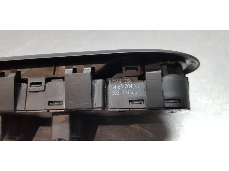 Recambio de mando elevalunas delantero izquierdo para peugeot 407 sw premium referencia OEM IAM 96468704XT   Recambio de mando elevalunas delantero izquierdo para peugeot 407 sw premium referencia OEM IAM 96468704XT