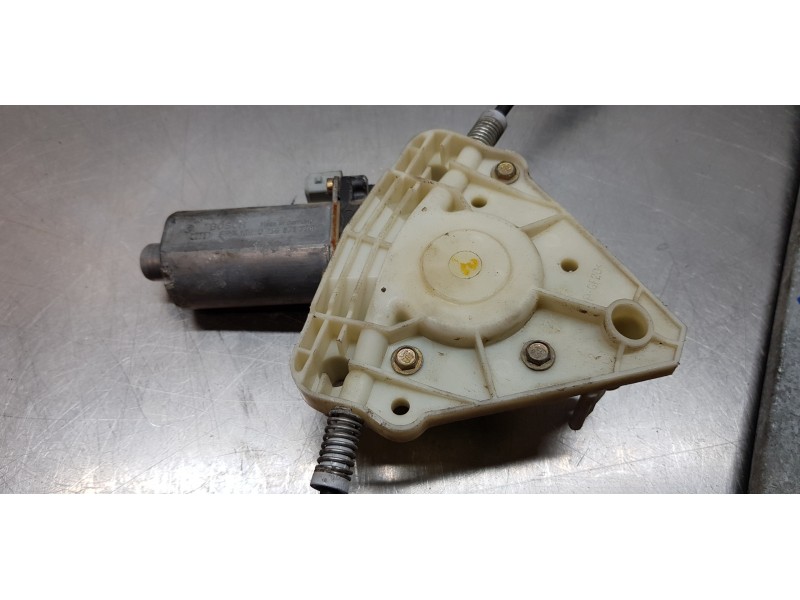 Recambio de elevalunas trasero derecho para peugeot 406 berlina (s1/s2) st referencia OEM IAM 922457   Recambio de elevalunas trasero derecho para peugeot 406 berlina (s1/s2) st referencia OEM IAM 922457
