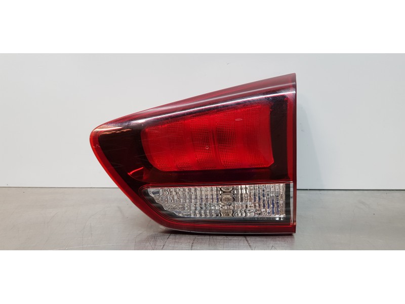 Recambio de piloto trasero derecho interior para kia carens ( ) basic referencia OEM IAM 92404A4500   Recambio de piloto trasero derecho interior para kia carens ( ) basic referencia OEM IAM 92404A4500