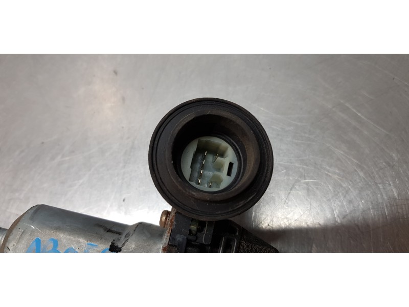 Recambio de elevalunas trasero derecho para toyota land cruiser (j12) 3.0 turbodiesel referencia OEM IAM 8572058010  