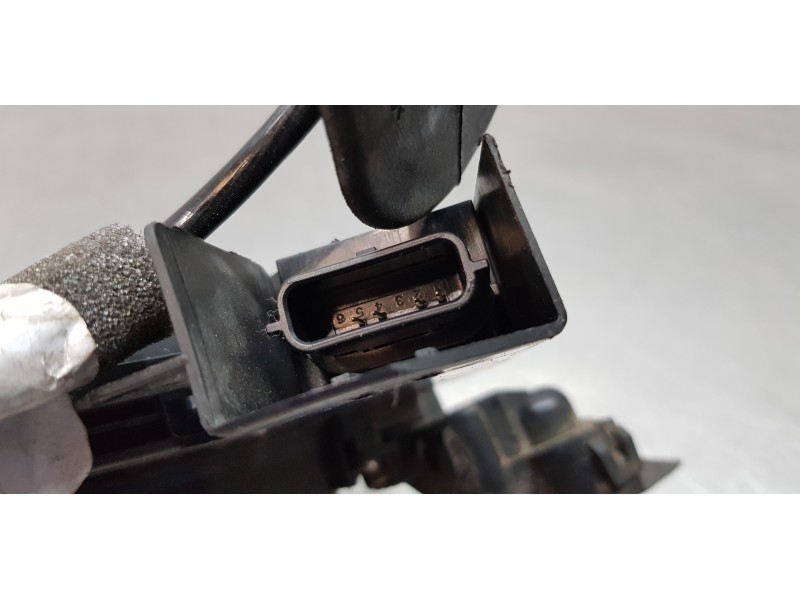 Recambio de cerradura puerta delantera izquierda para renault scenic iv edition one referencia OEM IAM 805039092R  