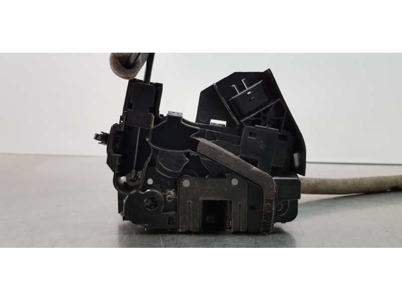 Recambio de cerradura puerta trasera derecha para renault scenic iv edition one referencia OEM IAM 825023014R 825021864R 