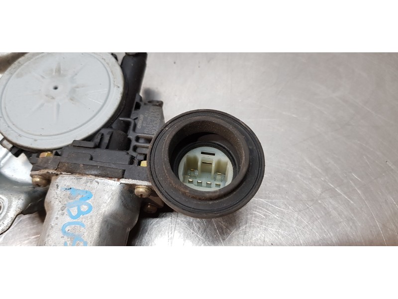 Recambio de elevalunas trasero izquierdo para toyota land cruiser (j12) 3.0 turbodiesel referencia OEM IAM 8571058010   Recambio de elevalunas trasero izquierdo para toyota land cruiser (j12) 3.0 turbodiesel referencia OEM IAM 8571058010