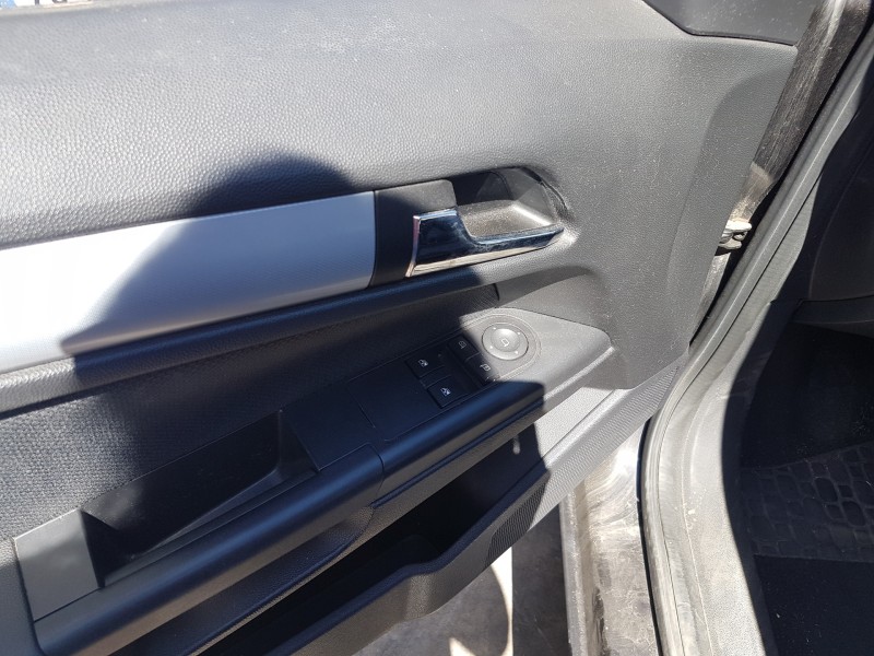 opel astra h berlina del año 2005