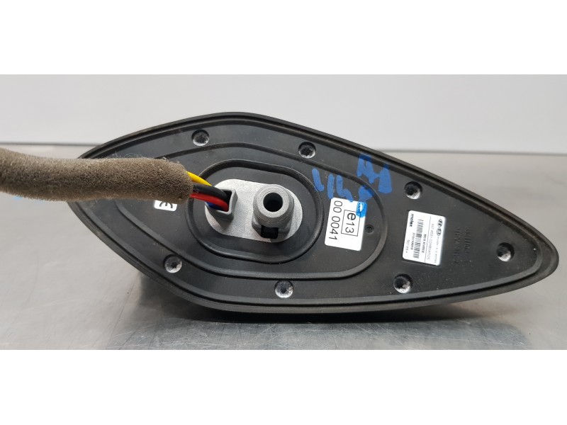 Recambio de antena para hyundai tucson hybrid referencia OEM IAM 96210N7400EB  