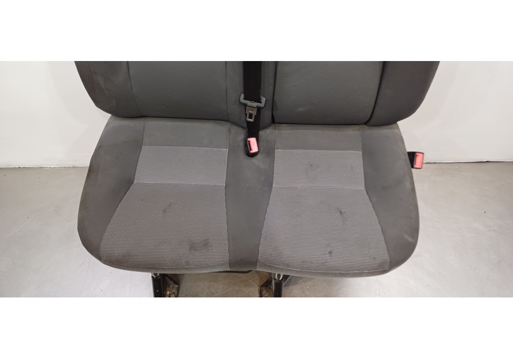 Recambio de asiento delantero derecho para peugeot boxer caja cerrada (bat. 3450) (333) hdi (333) referencia OEM IAM 8845WR  