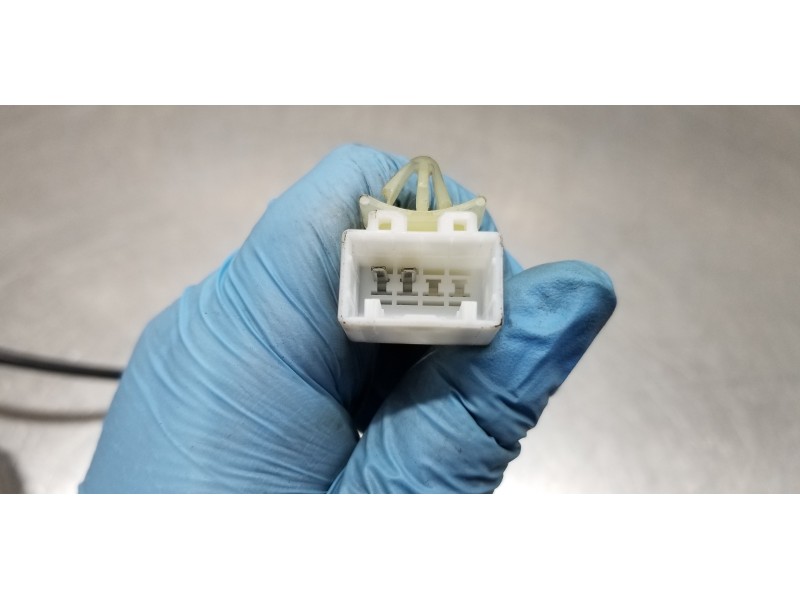 Recambio de enganche del cinturon delantero izq para ssangyong rodius xdi limited referencia OEM IAM 7466121010ACX  