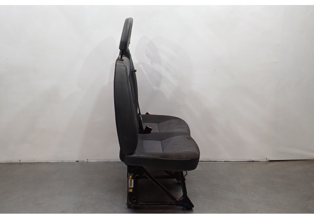 Recambio de asiento delantero derecho para peugeot boxer caja cerrada (bat. 3450) (333) hdi (333) referencia OEM IAM 8845WR  