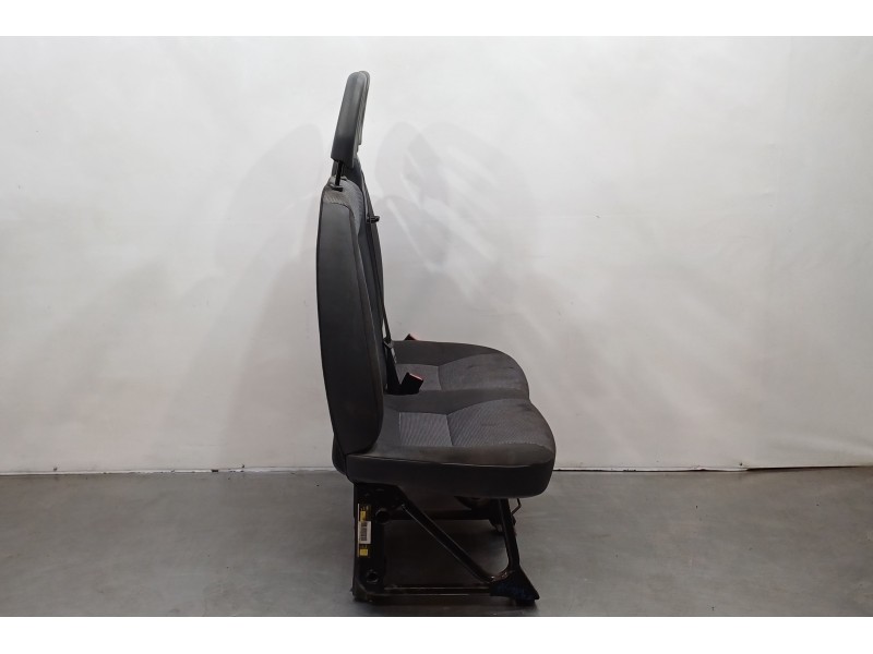 Recambio de asiento delantero derecho para peugeot boxer caja cerrada (bat. 3450) (333) hdi (333) referencia OEM IAM 8845WR  