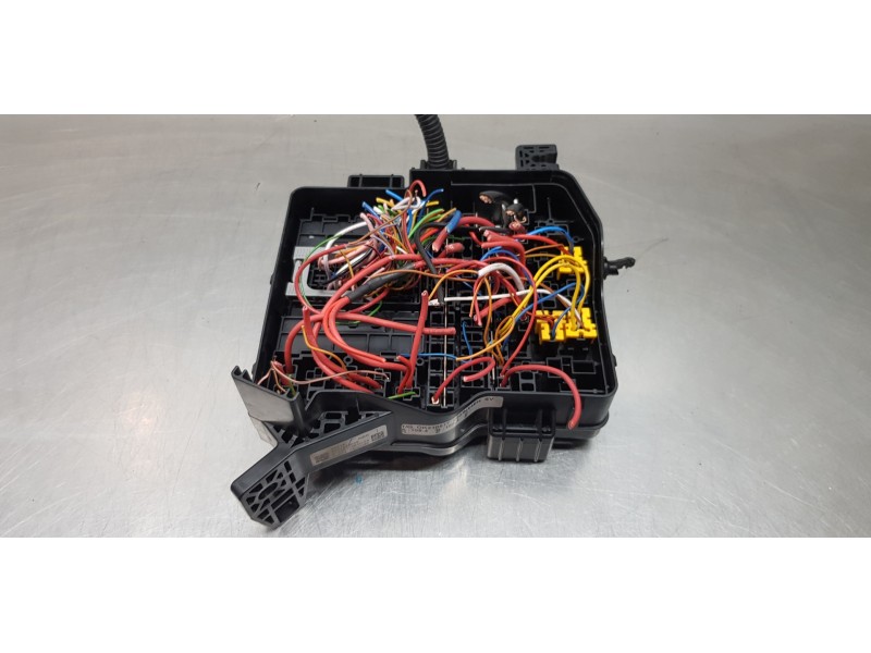 Recambio de caja reles / fusibles para hyundai tucson hybrid referencia OEM IAM 91200CZ650  