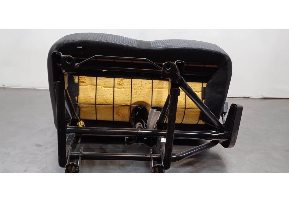 Recambio de asiento delantero derecho para peugeot boxer caja cerrada (bat. 3450) (333) hdi (333) referencia OEM IAM 8845WR  