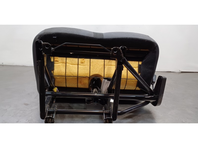 Recambio de asiento delantero derecho para peugeot boxer caja cerrada (bat. 3450) (333) hdi (333) referencia OEM IAM 8845WR  