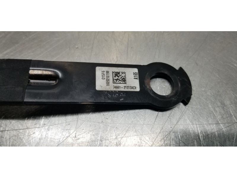 Recambio de enganche del cinturon delantero izq para ssangyong rodius xdi limited referencia OEM IAM 7466121010ACX  