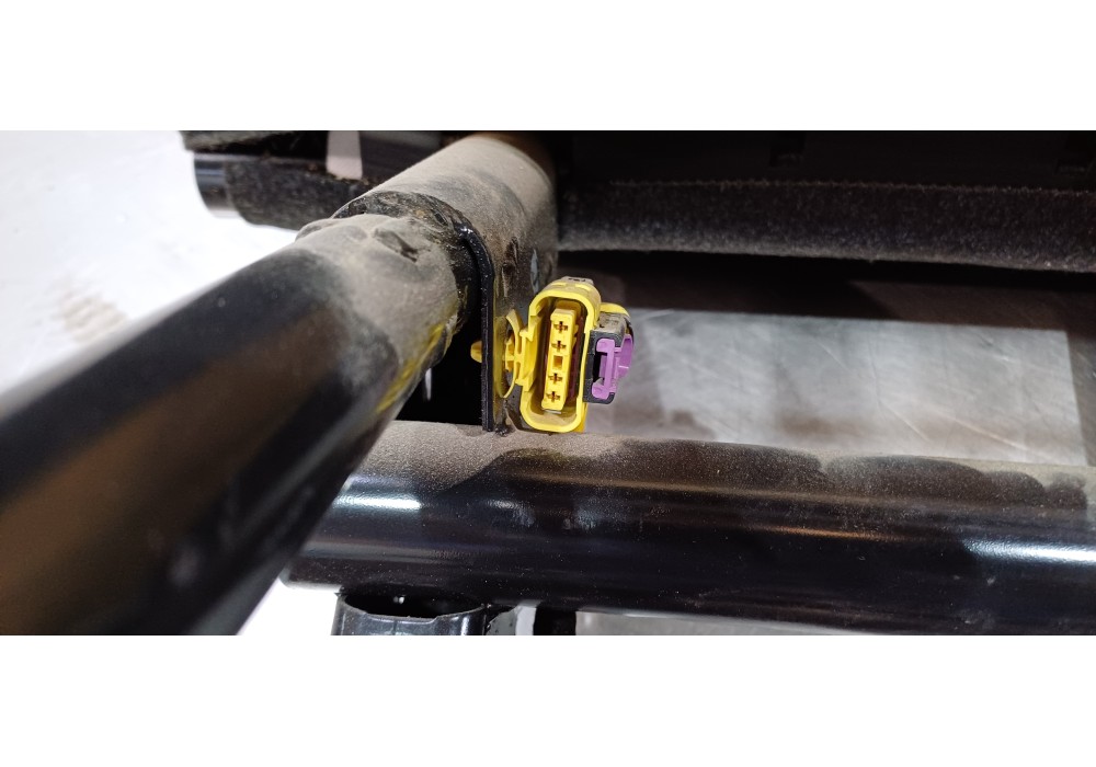 Recambio de asiento delantero derecho para peugeot boxer caja cerrada (bat. 3450) (333) hdi (333) referencia OEM IAM 8845WR  