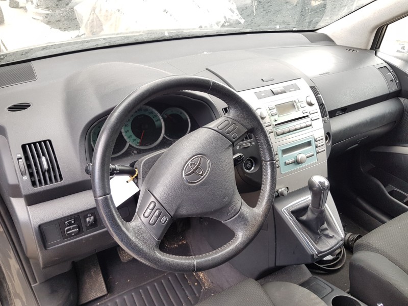 toyota corolla verso (r1) del año 2007