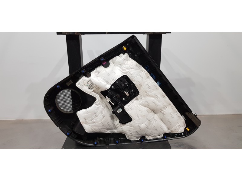 Recambio de juego tapizados / cartoneras para hyundai tucson hybrid referencia OEM IAM 82305N7010NNB 82306N7000NNB 83305N7000NNB