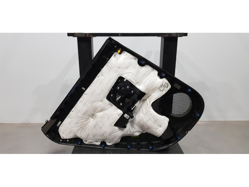 Recambio de juego tapizados / cartoneras para hyundai tucson hybrid referencia OEM IAM 82305N7010NNB 82306N7000NNB 83305N7000NNB