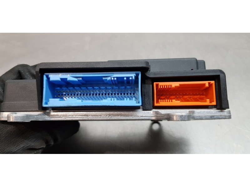 Recambio de centralita airbag para volvo v50 familiar 2.0 d kinetic referencia OEM IAM 30773401  