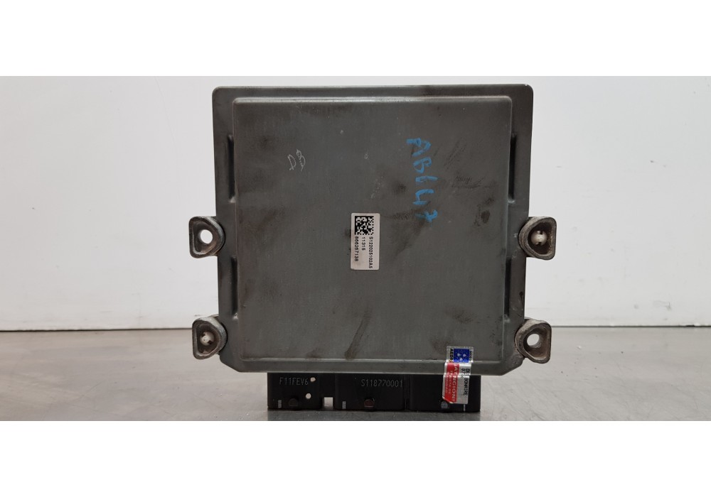 Recambio de centralita motor uce para volvo v50 familiar 2.0 d kinetic referencia OEM IAM 30785520AA  