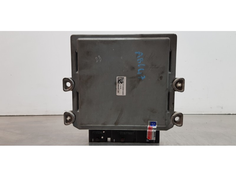 Recambio de centralita motor uce para volvo v50 familiar 2.0 d kinetic referencia OEM IAM 30785520AA  