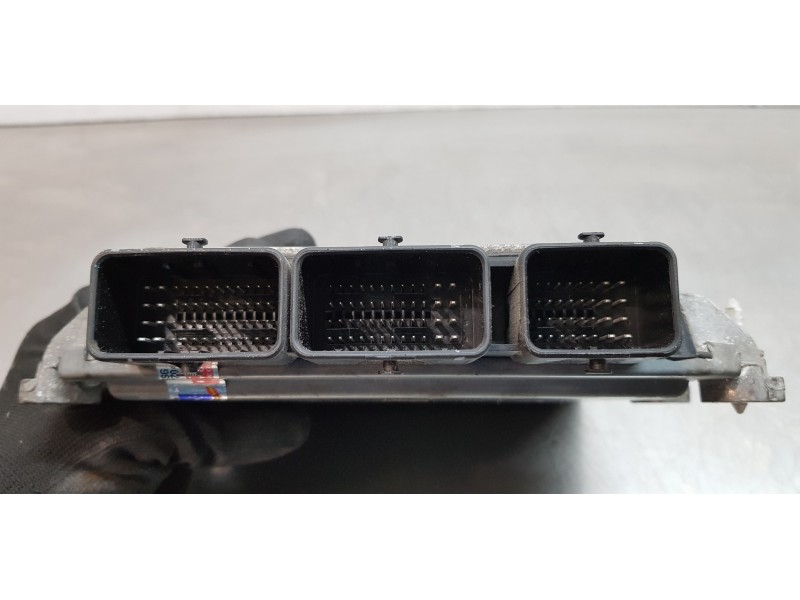 Recambio de centralita motor uce para volvo v50 familiar 2.0 d kinetic referencia OEM IAM 30785520AA  