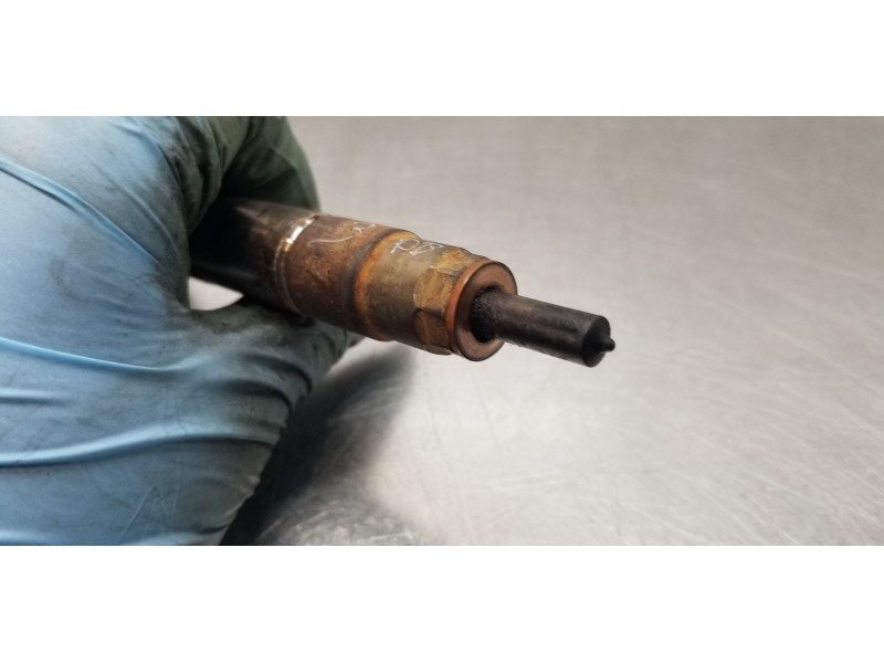 Recambio de inyector para toyota avensis touring sports executive referencia OEM IAM 8514146 0445110613 