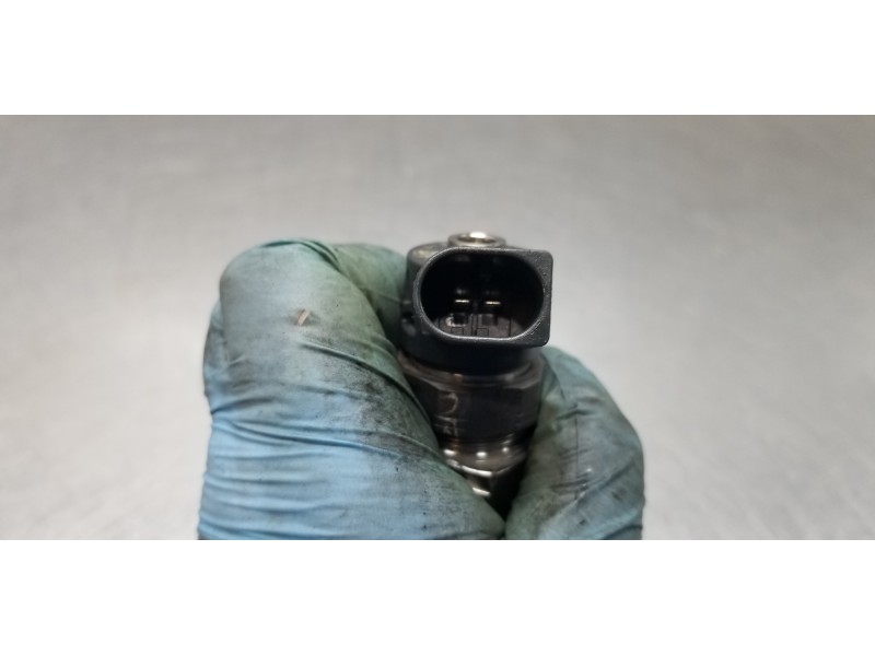 Recambio de inyector para toyota avensis touring sports executive referencia OEM IAM 8514146 0445110613 