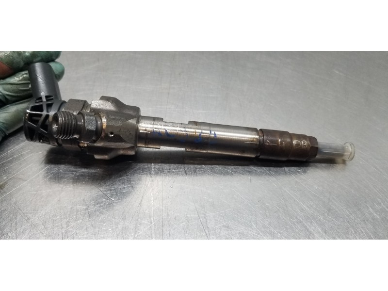 Recambio de inyector para toyota avensis touring sports executive referencia OEM IAM 8514146 0445110613 