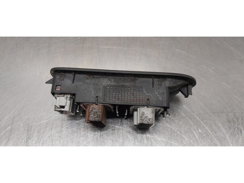 Recambio de mando elevalunas delantero izquierdo para renault scenic ii grand pack authentique referencia OEM IAM 8200315042 820