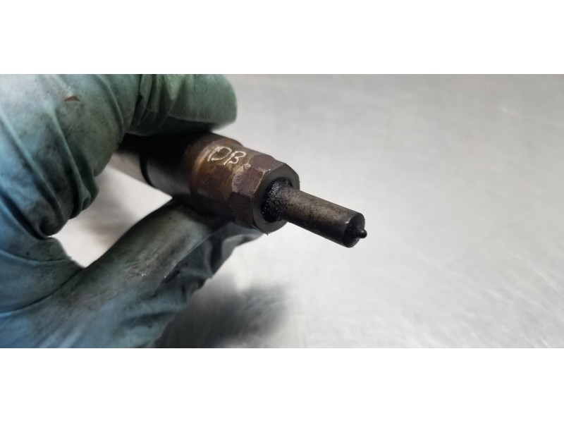 Recambio de inyector para toyota avensis touring sports executive referencia OEM IAM 8514146 0445110613 