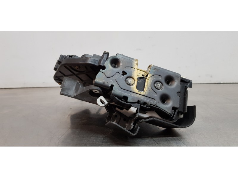 Recambio de cerradura puerta trasera derecha para volvo v50 familiar 2.0 d kinetic referencia OEM IAM 31253660   Recambio de cerradura puerta trasera derecha para volvo v50 familiar 2.0 d kinetic referencia OEM IAM 31253660